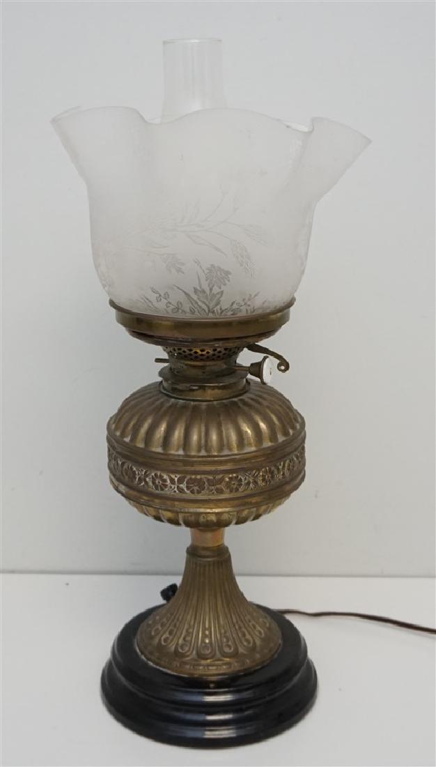 VICTORIAN BRASS DUPLEX OIL LAMP ELECTRIFIED (1 of 8)