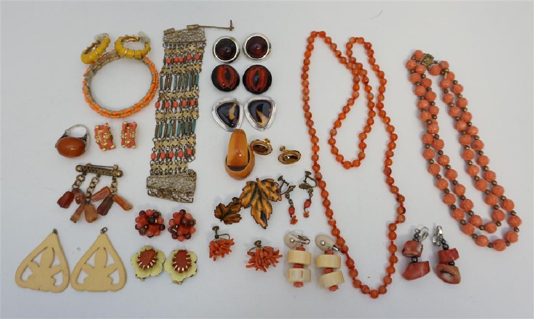21 VINTAGE ESTATE JEWELRY CORAL + (1 of 8)
