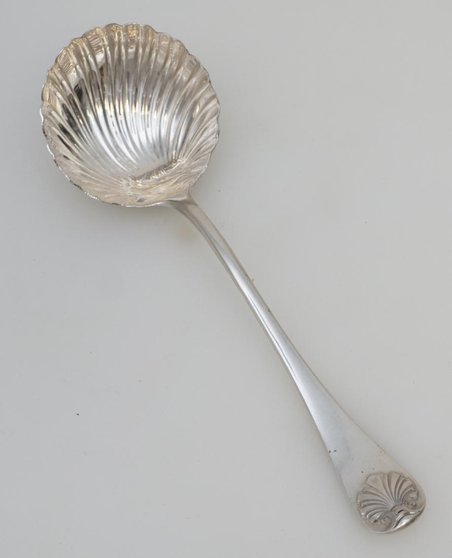 KIRK STIEFF STERLING WILLIAMSBURG SHELL LADLE (1 of 6)