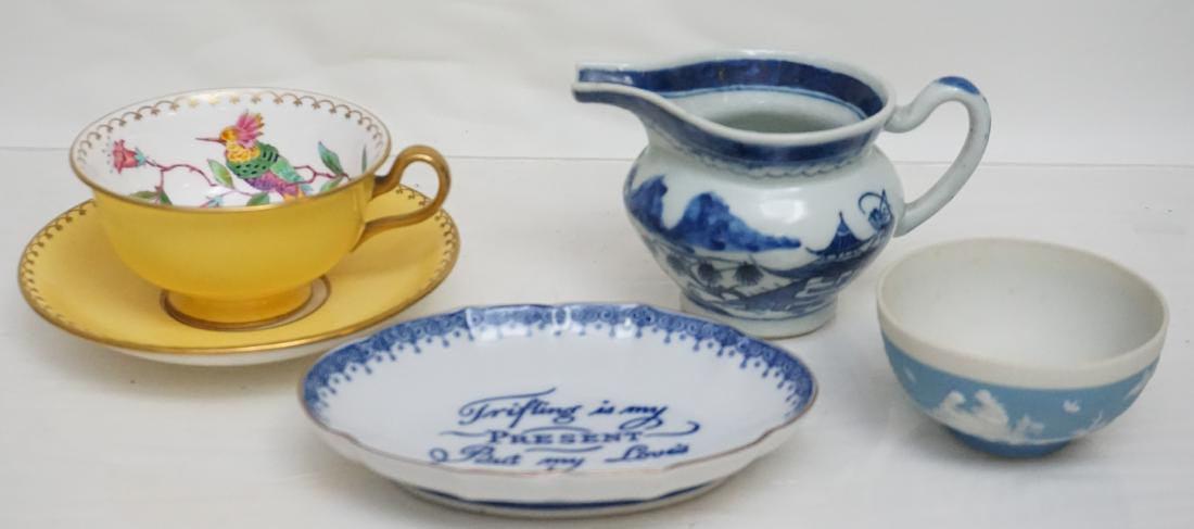 4 pc. PORCELAIN CANTON - WEDGWOOD +: 1- Chinese Export Canton Porcelain Hog Nose Creamer 3 1/4". 2- Wedgwood Small Jasperware 3"1/4"x3 1/4"x1 1/2" 3- Mottahedeh Williamsburg Tray. Reproduced from a Chinese Export porcelain punchbowl, cir