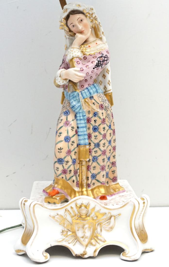 OLD PARIS FIGURAL PORCELAIN LAMP: Antique Figural Jacob Petit Style Old Paris Porcelain Turkish Sultana, polychrome hand-enameled and gilded Lamp. Good condition, minofr wear to gilt. Measures 7 1/2"x7 1/2"x23" without shade. Silk sha