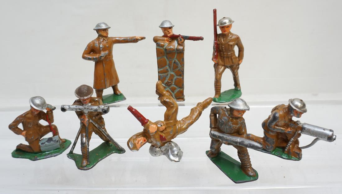 8 VINTAGE BARCLAY MANOIL LEAD SOLDIERS (1 of 7)