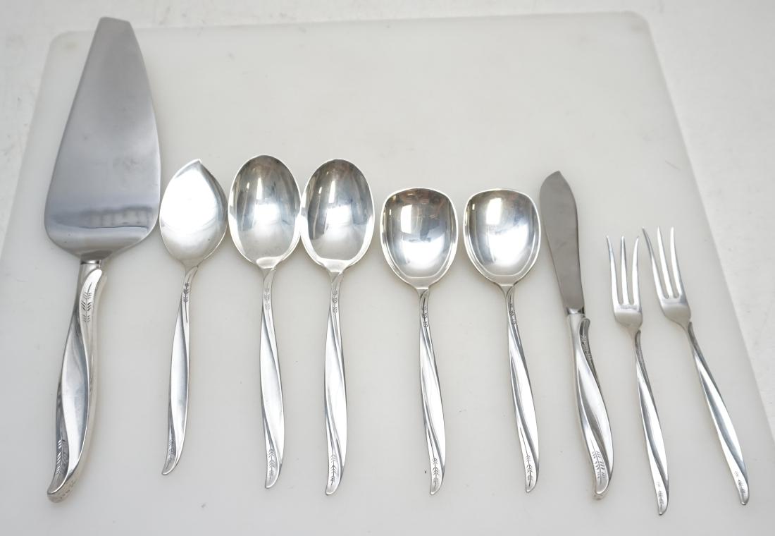 8 STERLING INTERNATIONAL PINE SPRAY SERVING (1 of 6)