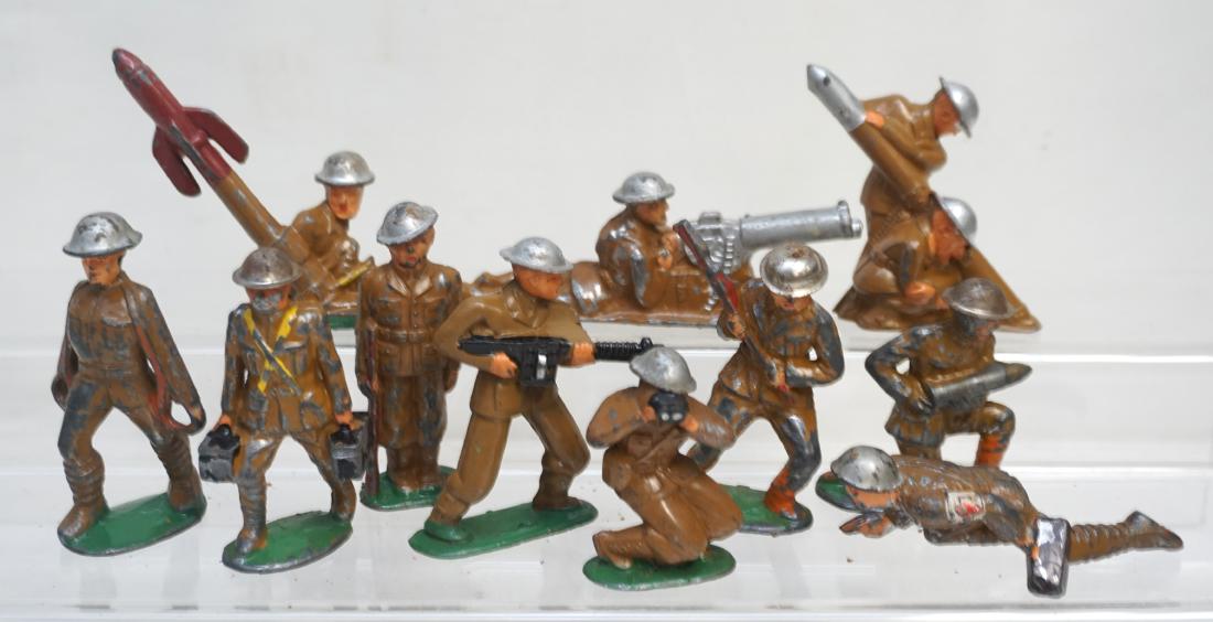 11 VINTAGE BARCLAY MANOIL LEAD SOLDIERS (1 of 12)