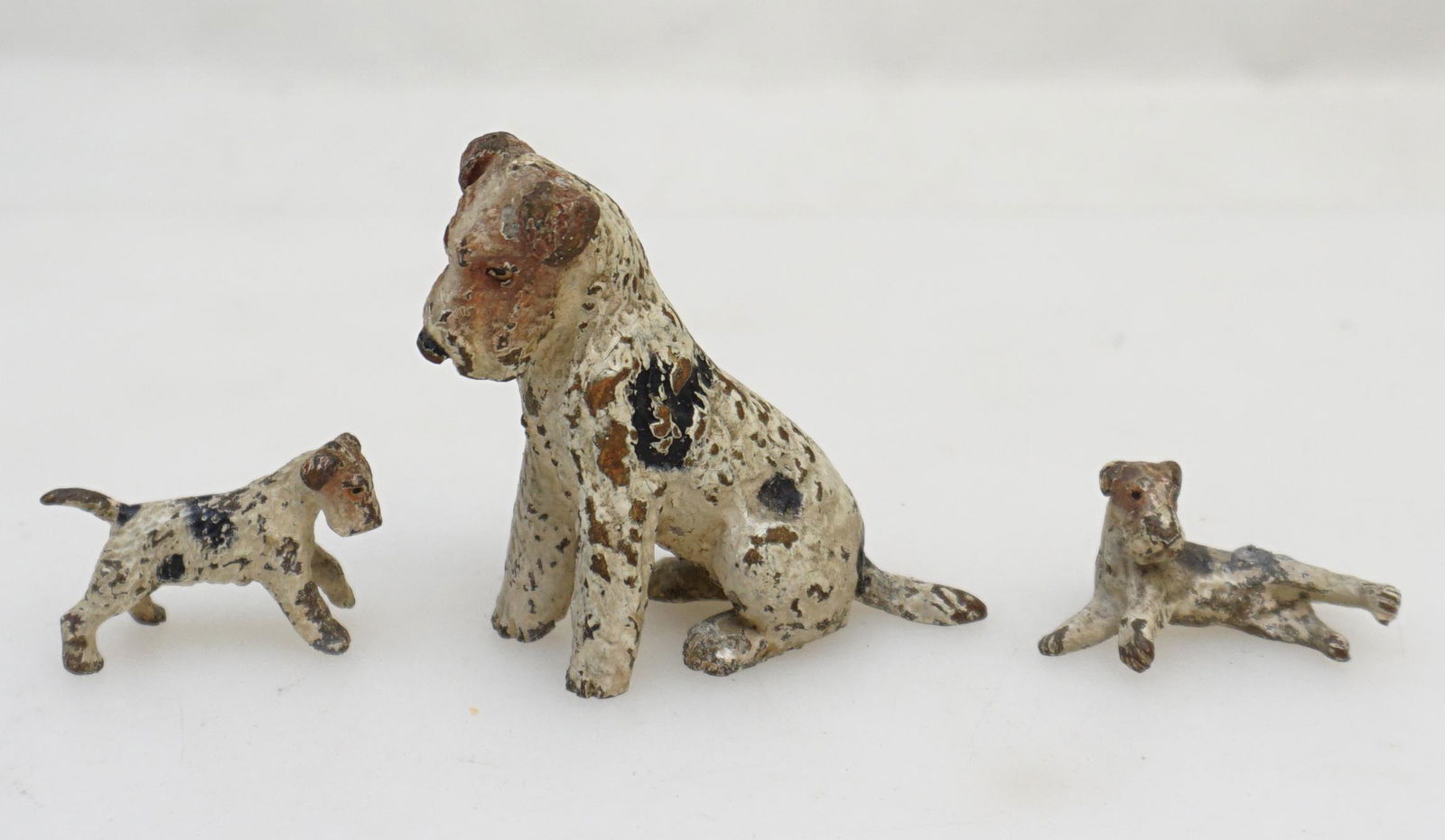3 PC VIENNA BRONZE FOX TERRIERS: Antique Vienna Bronze Cold Painted Fox Terrier Mom and 2 Pups. Mom measures 2 1/4". Weight on all 7 oz. PROVENANCE: A Private Charleston SC Estate