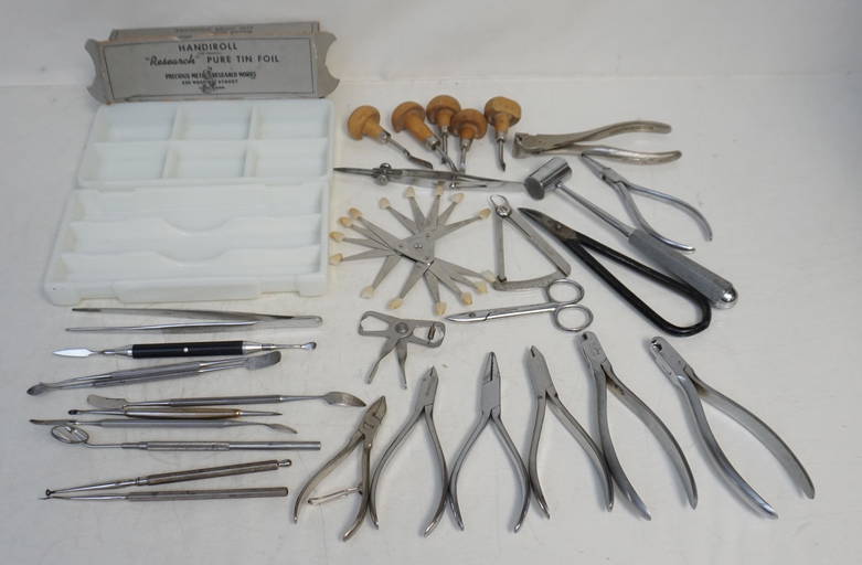 LARGE LOT VINTAGE DENTAL TOOLS Sep 29, 2019 Charleston Estate