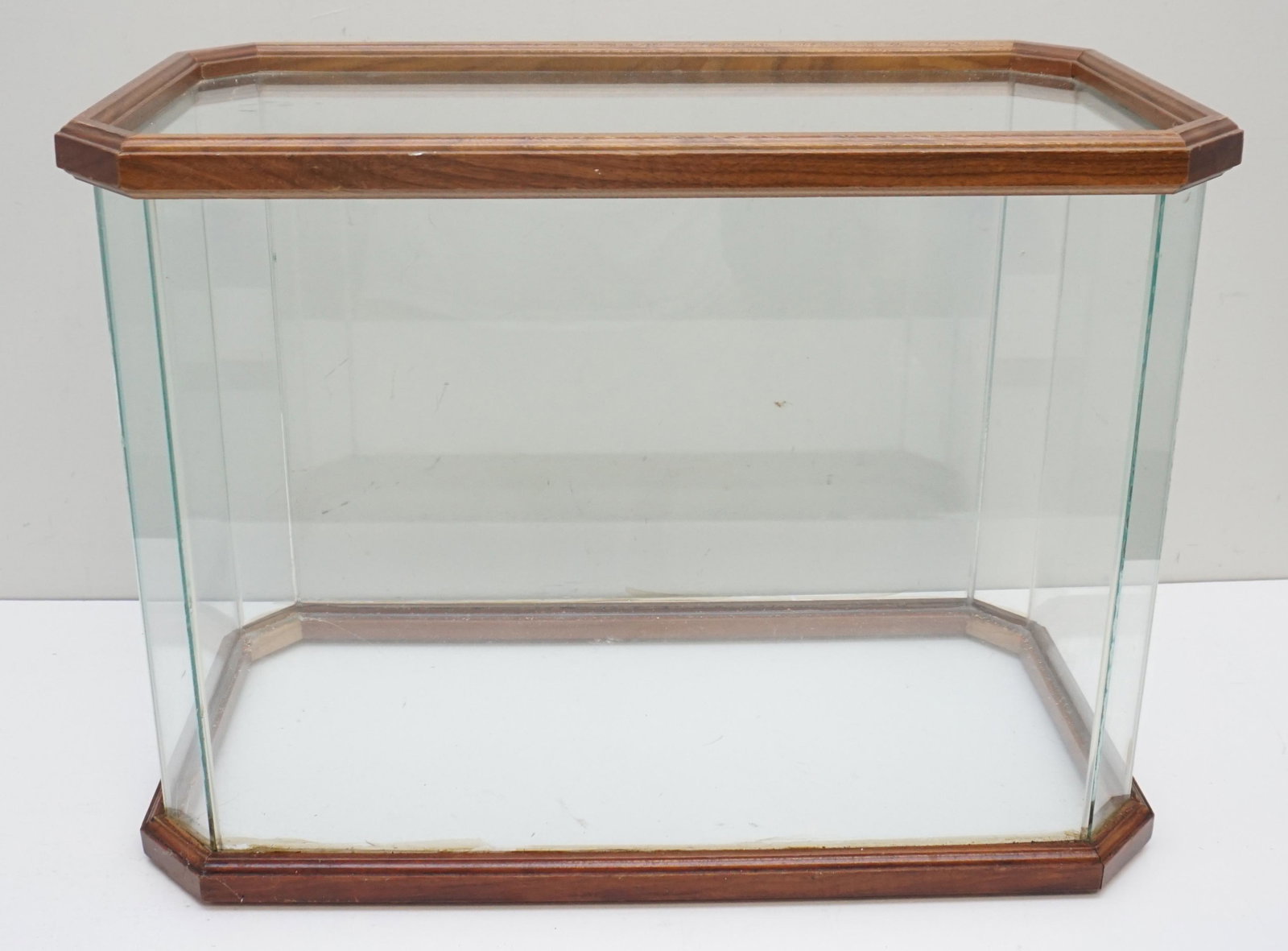 ANTIQUE GLASS DISPLAY CASE 21" (1 of 9)