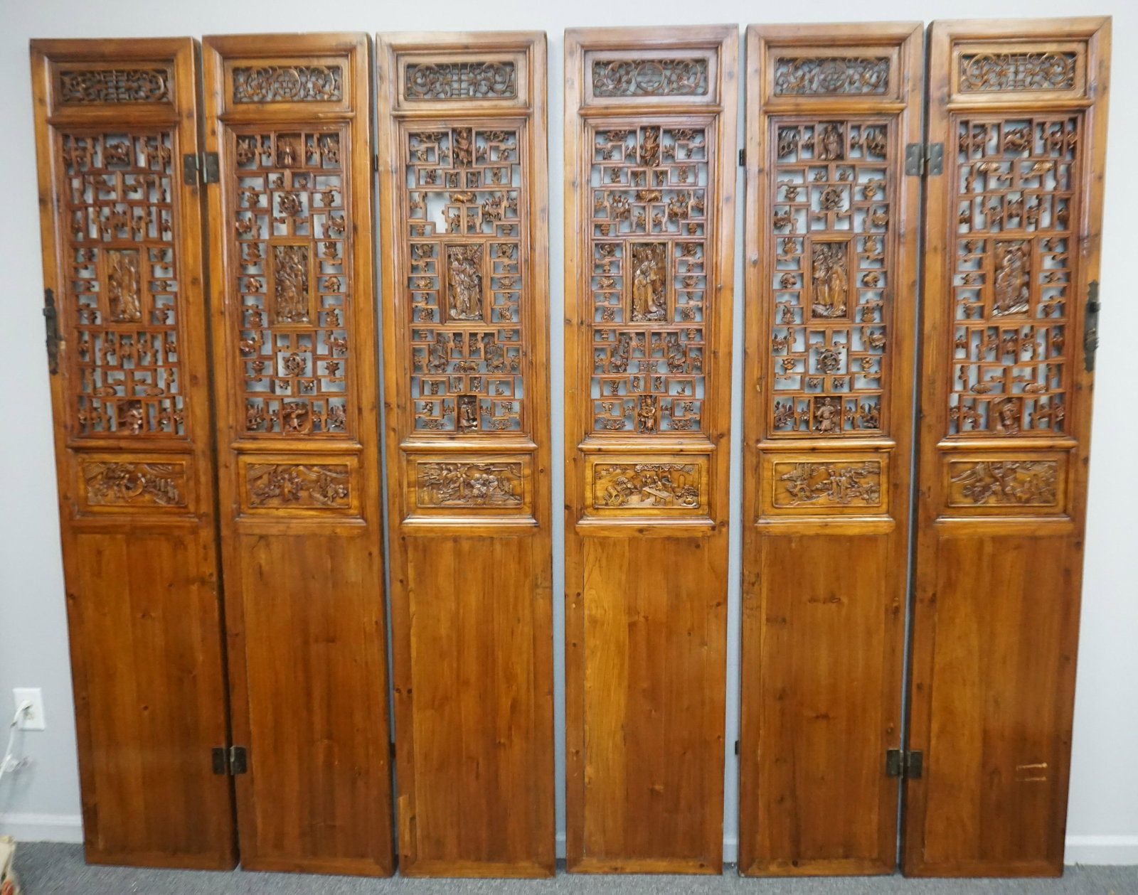 MONUMENTAL CARVED RETICULATED CHINESE SCREEN (1 of 20)