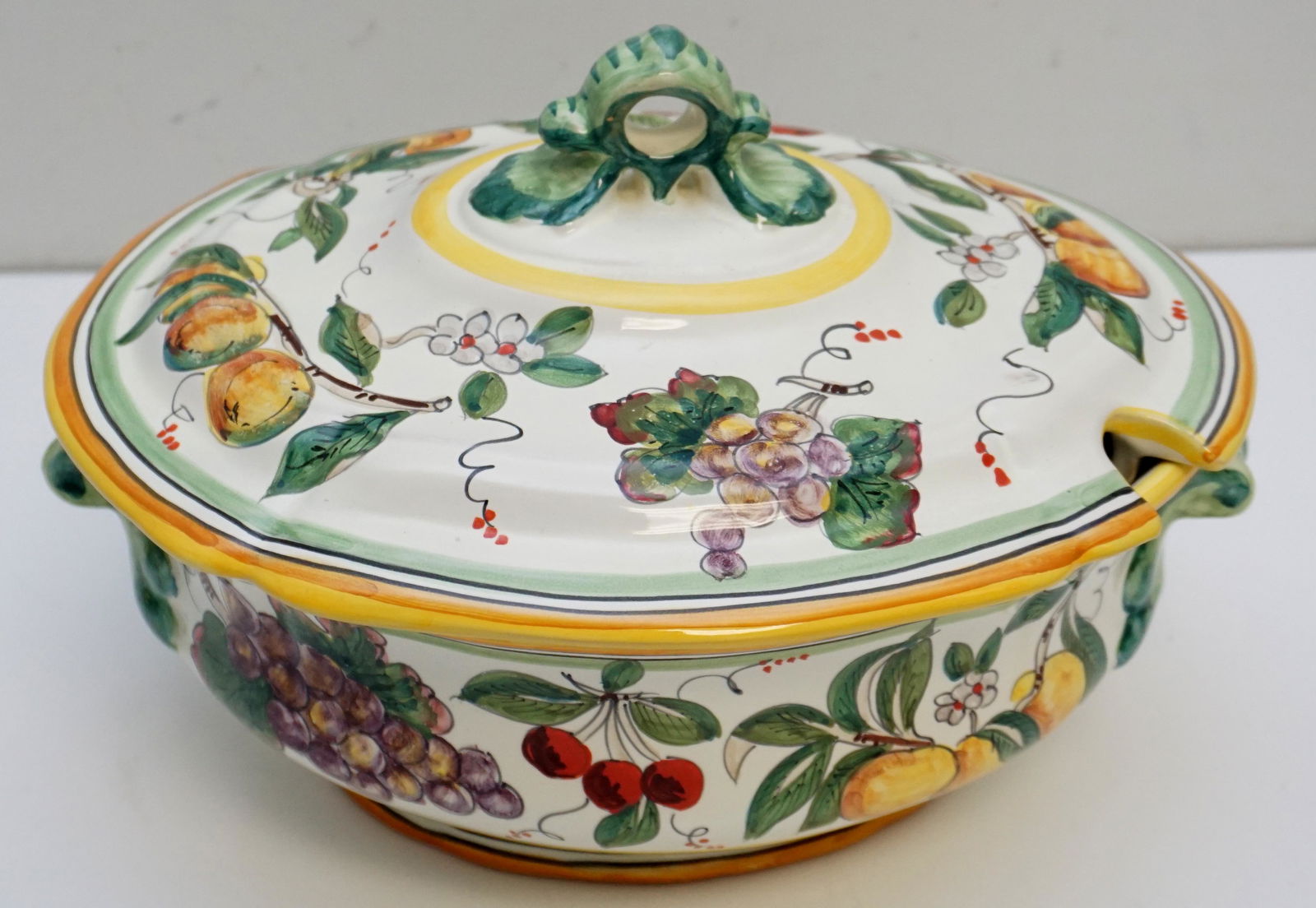NEIMAN MARCUS ITALIAN POTTERY TUREEN (1 of 10)