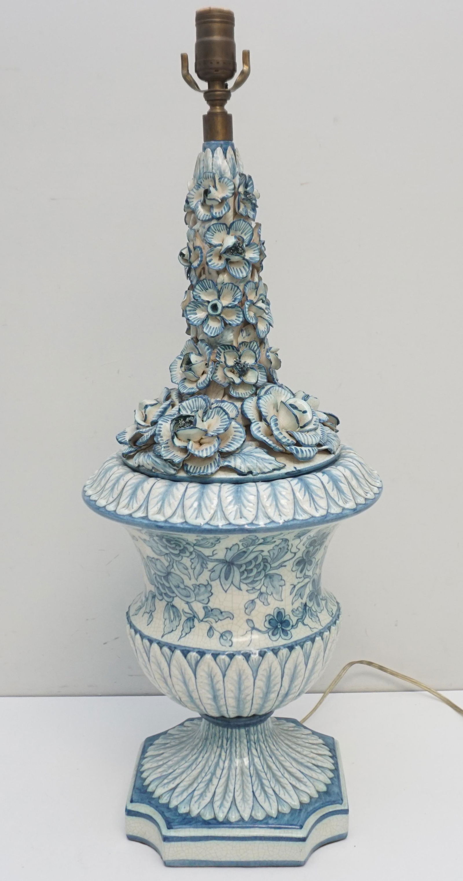 MANISES MID CENTURY SPANISH TABLE LAMP (1 of 13)