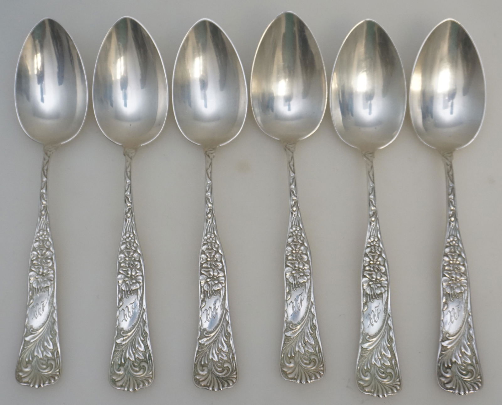 6 AMERICAN STERLING ORNATE SERVING SPOONS (1 of 4)