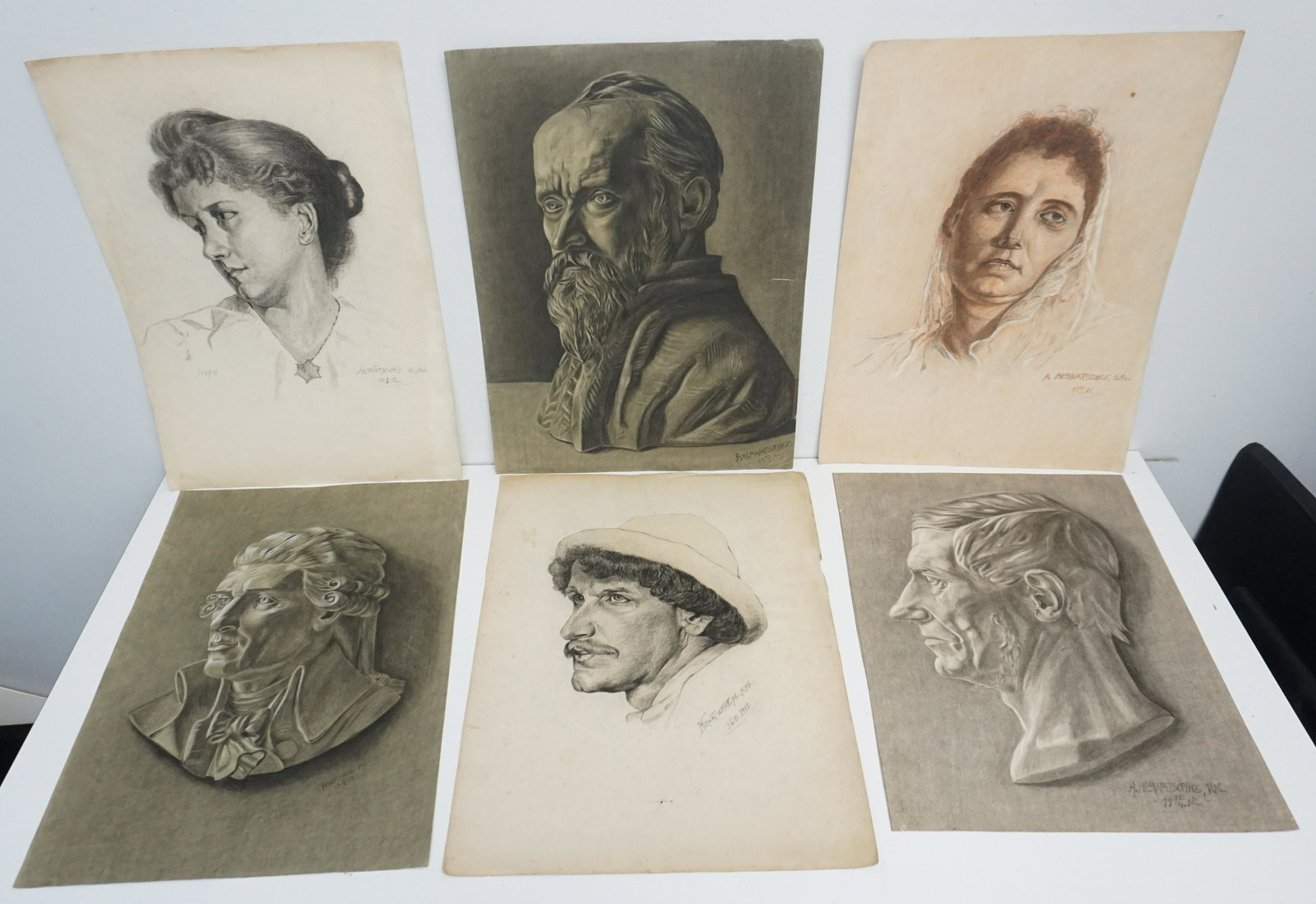 6 ANTIQUE GRAPHITE DRAWINGS / PORTRAITS (1 of 8)