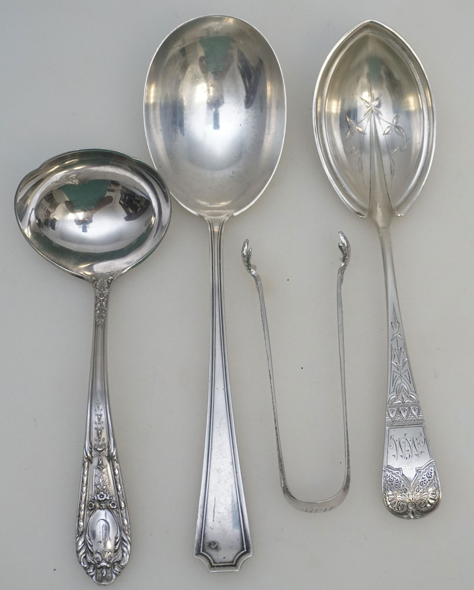 4 AMERICAN STERLING SERVING ITEMS (1 of 9)