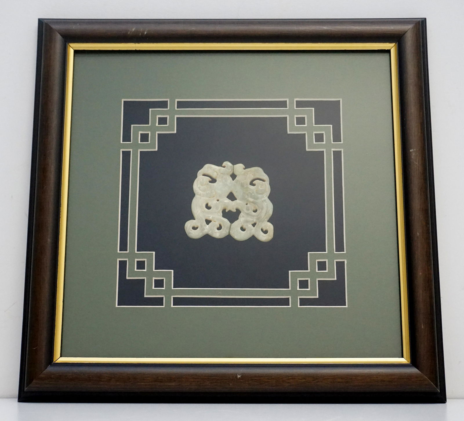 FRAMED 19th c CHINESE JADE ROUNDEL (1 of 6)