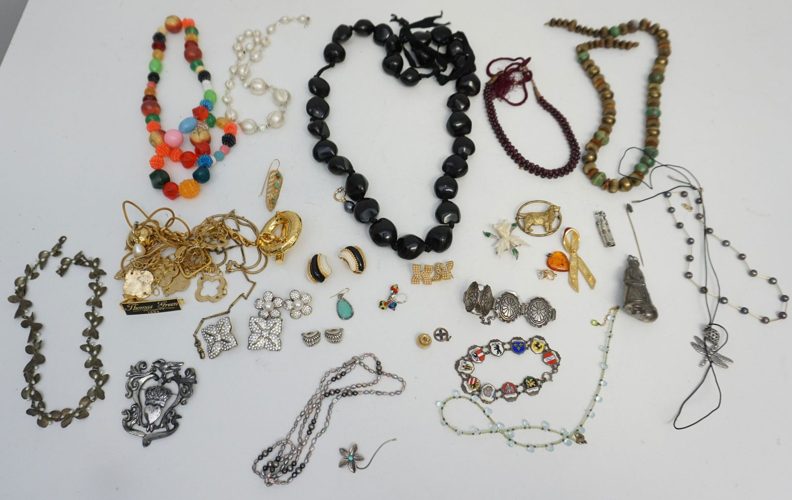 LARGE LOT ESTATE COSTUME JEWELRY (1 of 8)