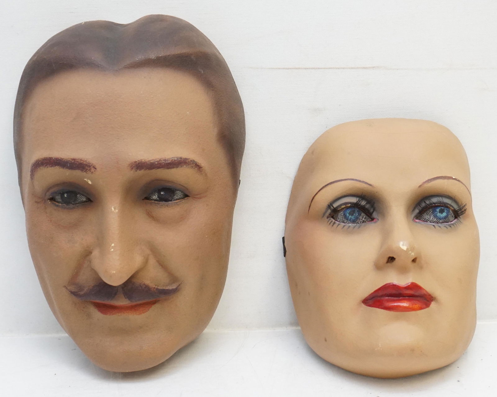 2 VINTAGE VIVIEN LEIGH / ERROL FLYNN MASKS (1 of 12)