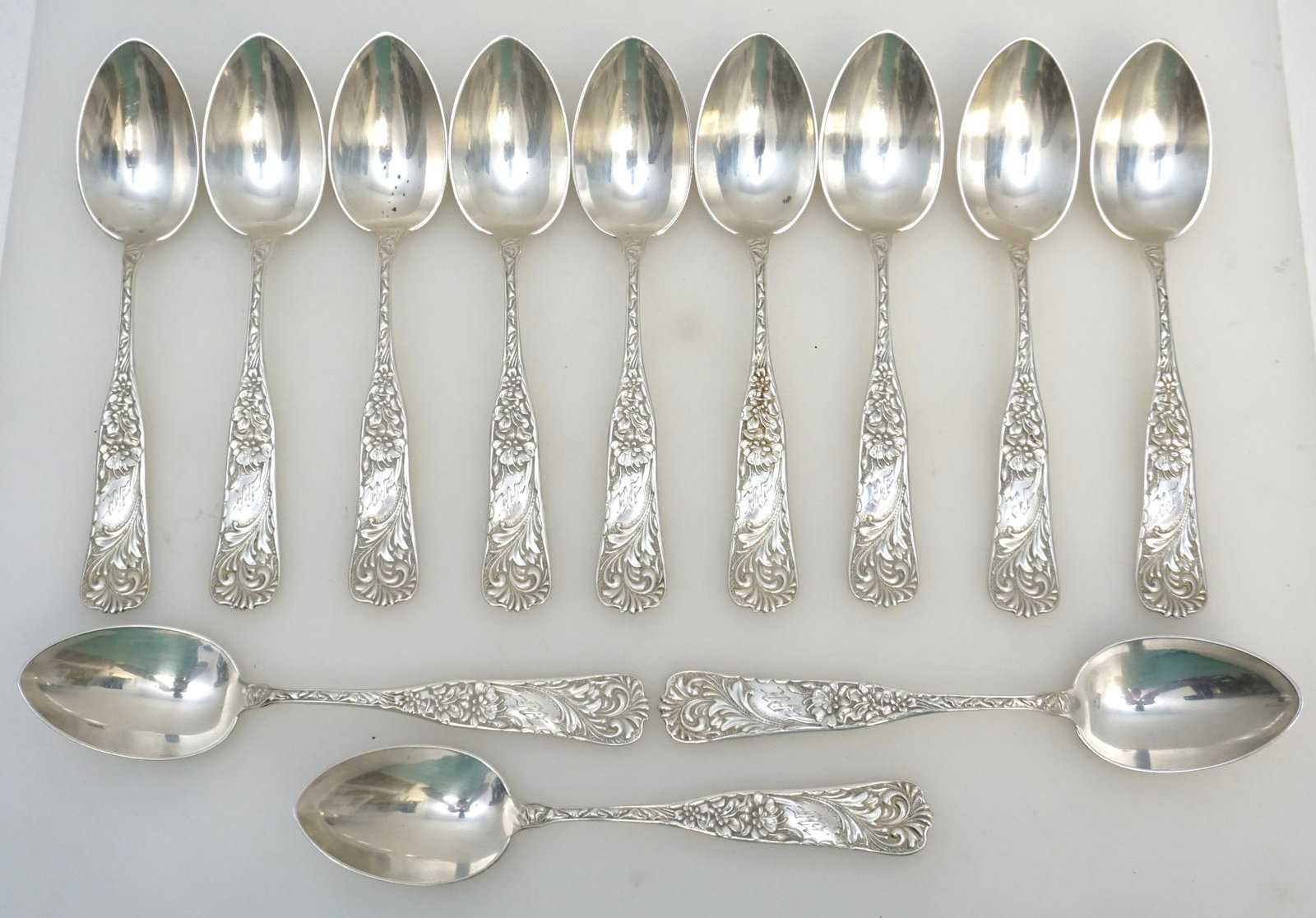 12 AMERICAN STERLING ORNATE DESSERT SPOONS (1 of 7)