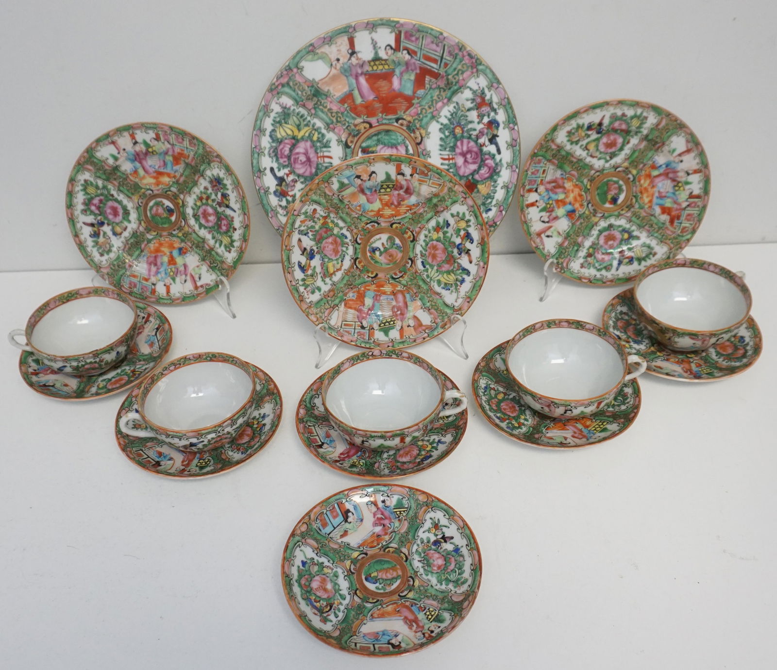 15 PC CHINESE EXPORT ROSE MEDALLION (1 of 13)