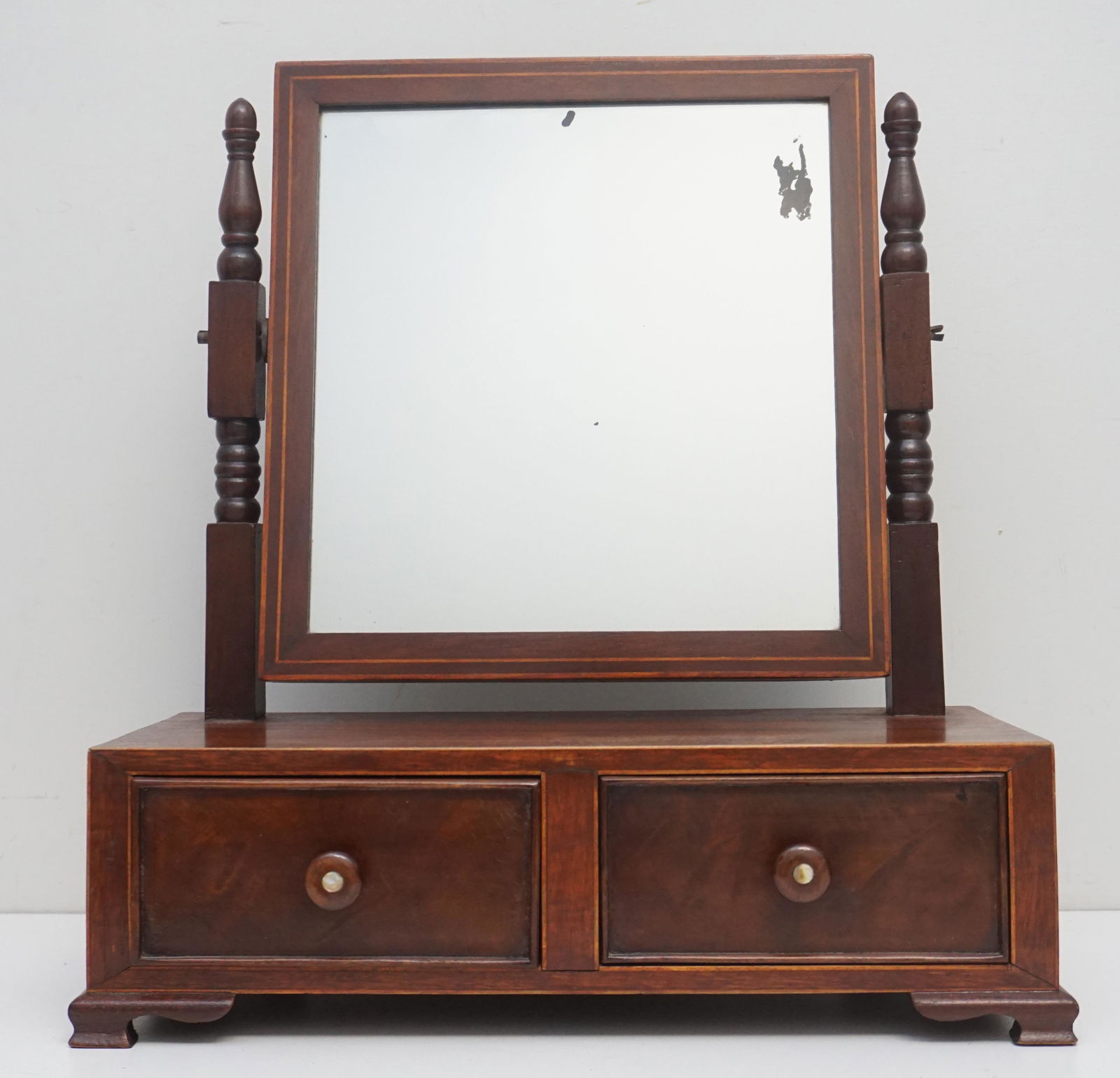 ENGLISH MAHOGANY SHAVING MIRROR (1 of 11)