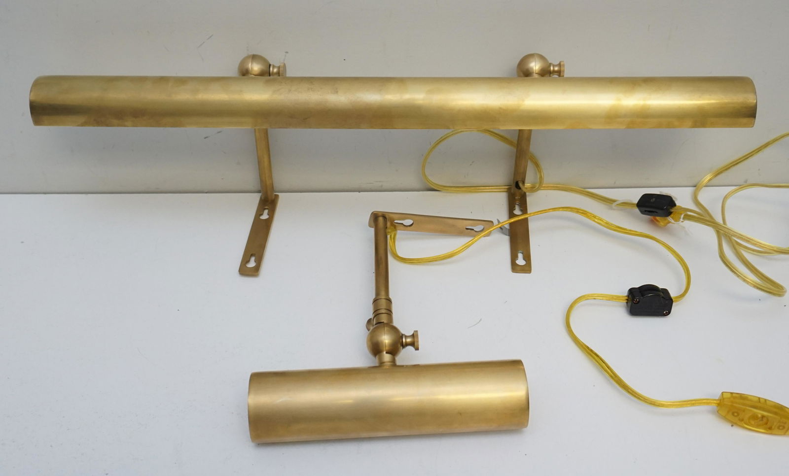 2 VISUAL COMFORT PICTURE LIGHTS (1 of 5)