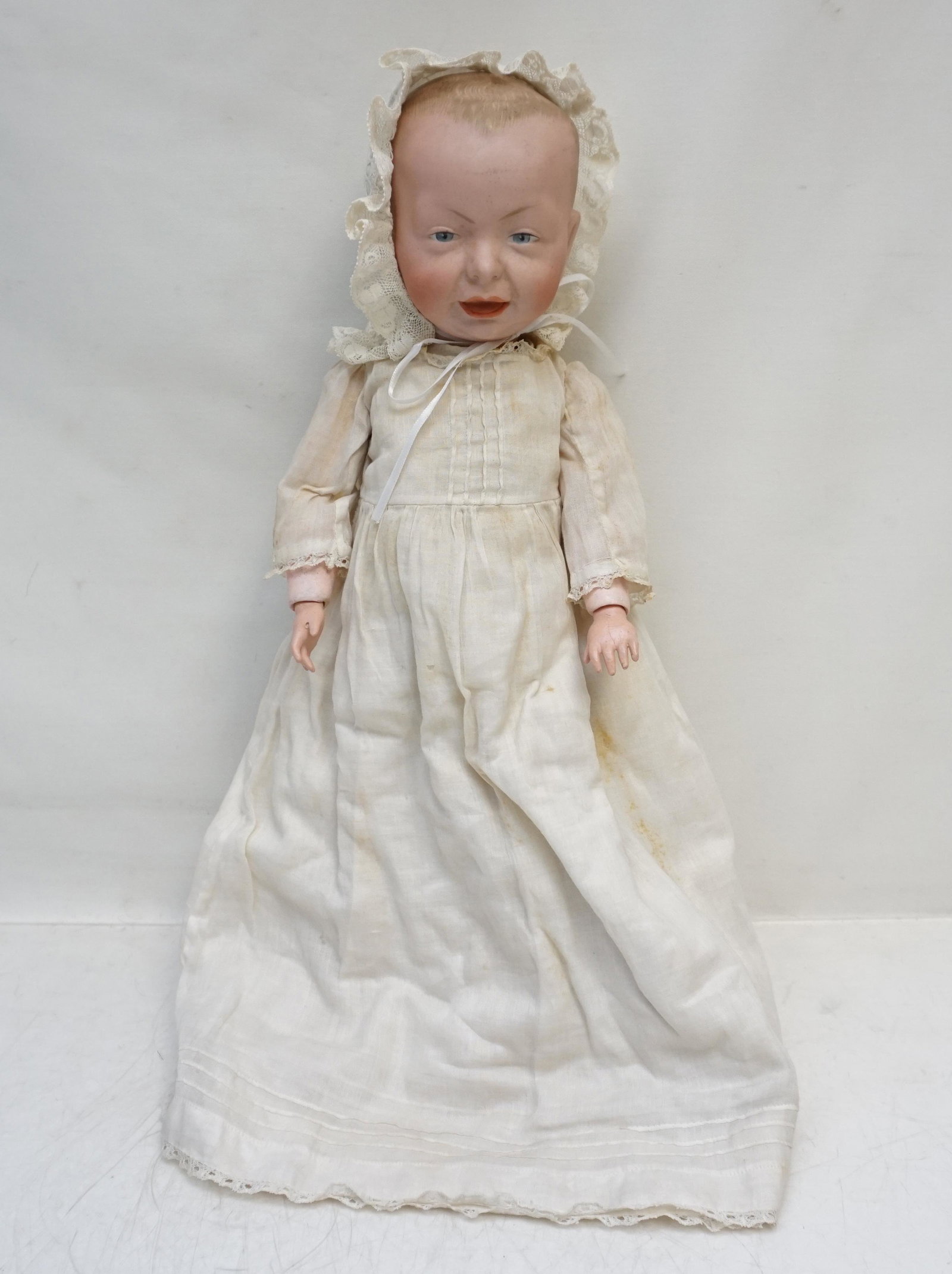 KAMMER & REINHARDT #100 KAISER BABY: Antique Kammer & Reinhardt Kaiser Baby Doll #100. All original 15" tall. With bisque socket head, composition jointed bent limb baby body, molded painted hair, painted eyes, open mouth. Doll in very g