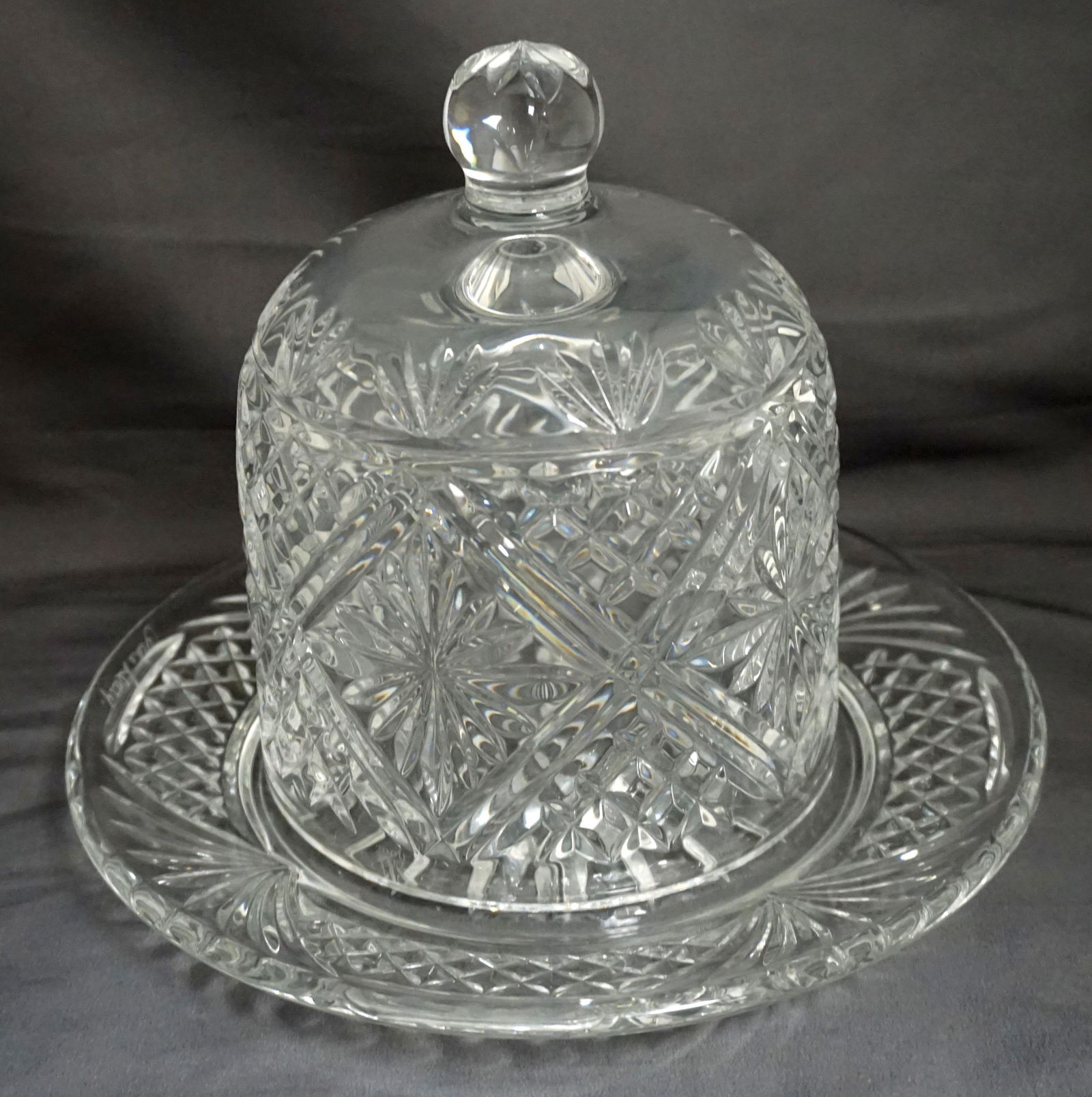WATERFORD SOCIETY CRYSTAL COVERED DESSERT DOME: Waterford Society Crystal Dessert Dome and underplate. Acid etch mark. Hand Signed by Design Director Jim O'Leary 6 1/2" Tall. In box with paperwork. In box measures 11 1/2"x14"x10". Weight 7 pds. PRO
