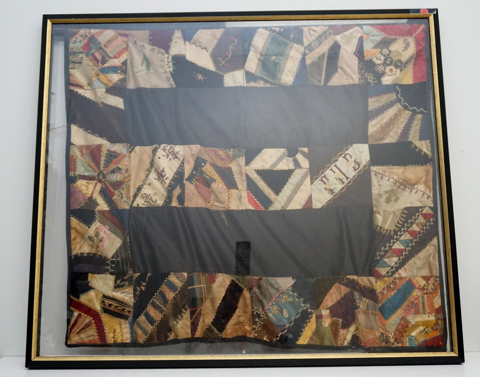 VICTORIAN CRAZY QUILT LAP (1 of 8)