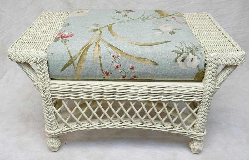 VINTAGE WHITE WICKER OTTOMAN Feb 23, 2020 Charleston Estate