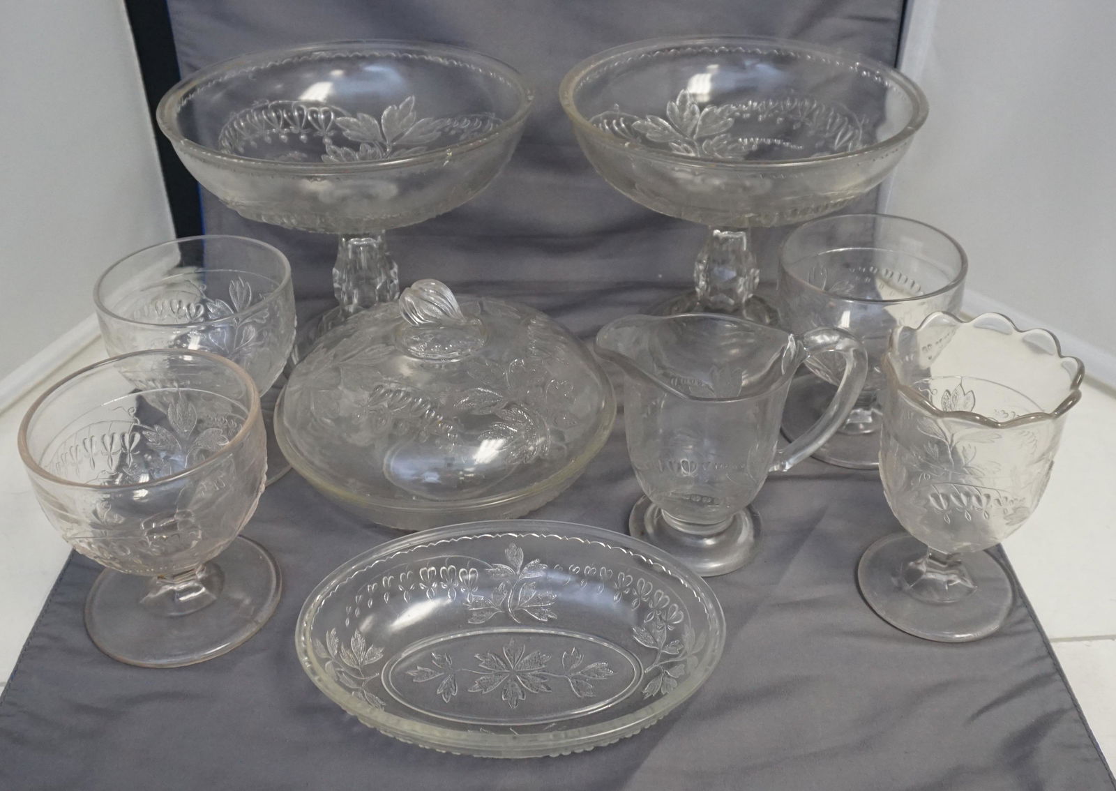 9 PC BLEEDING HEART EAPG 19th c (1 of 7)