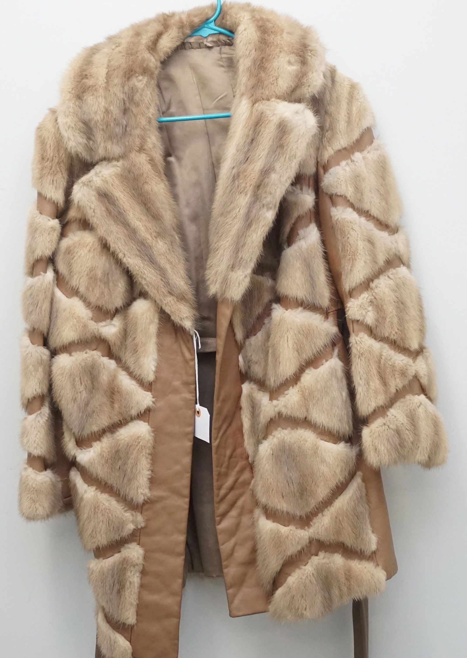 VINTAGE 1970 PASTEL MINK & LEATHER STROLLER (1 of 8)