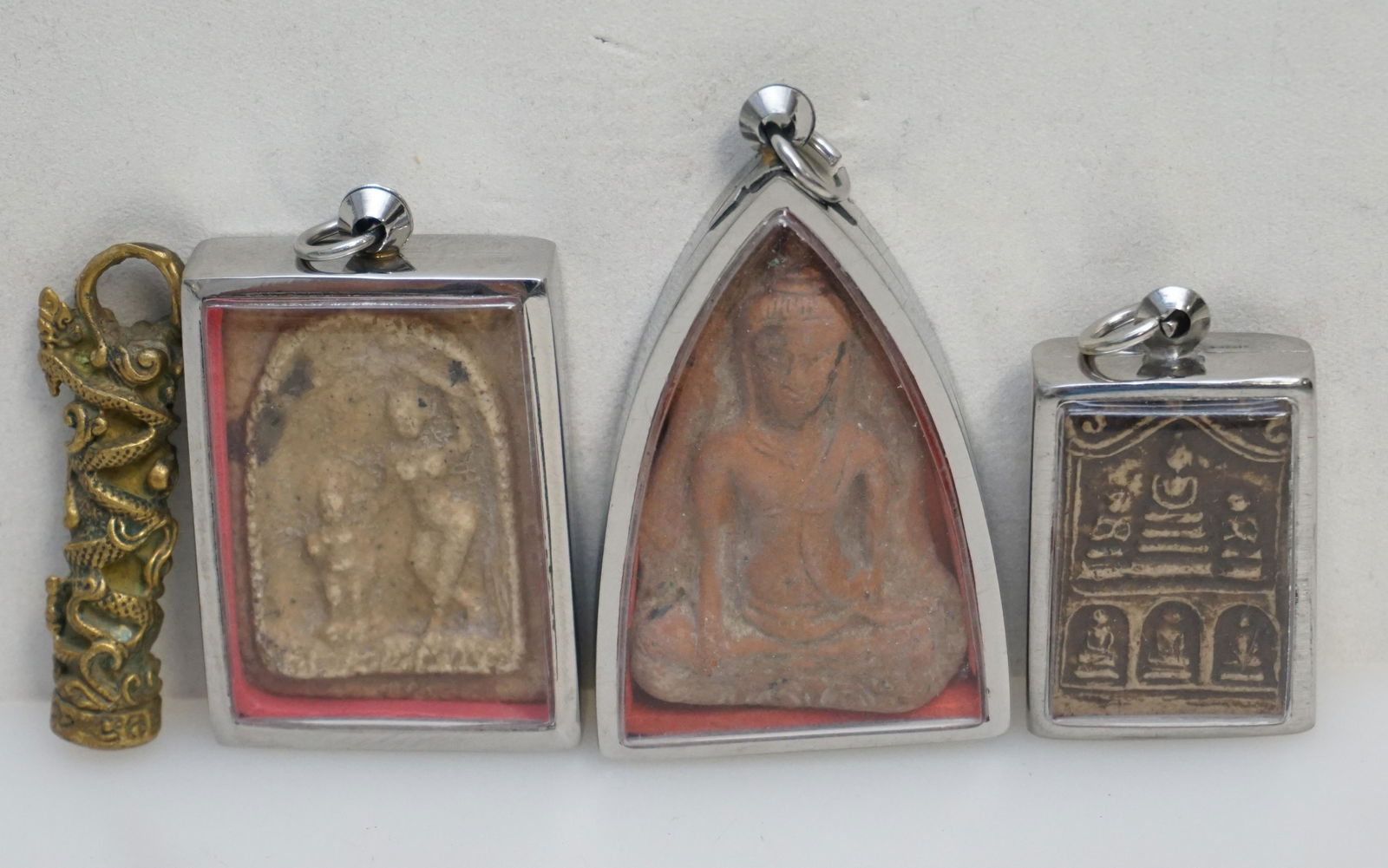 4 AMULETS BUDDHA - NAGA (1 of 6)