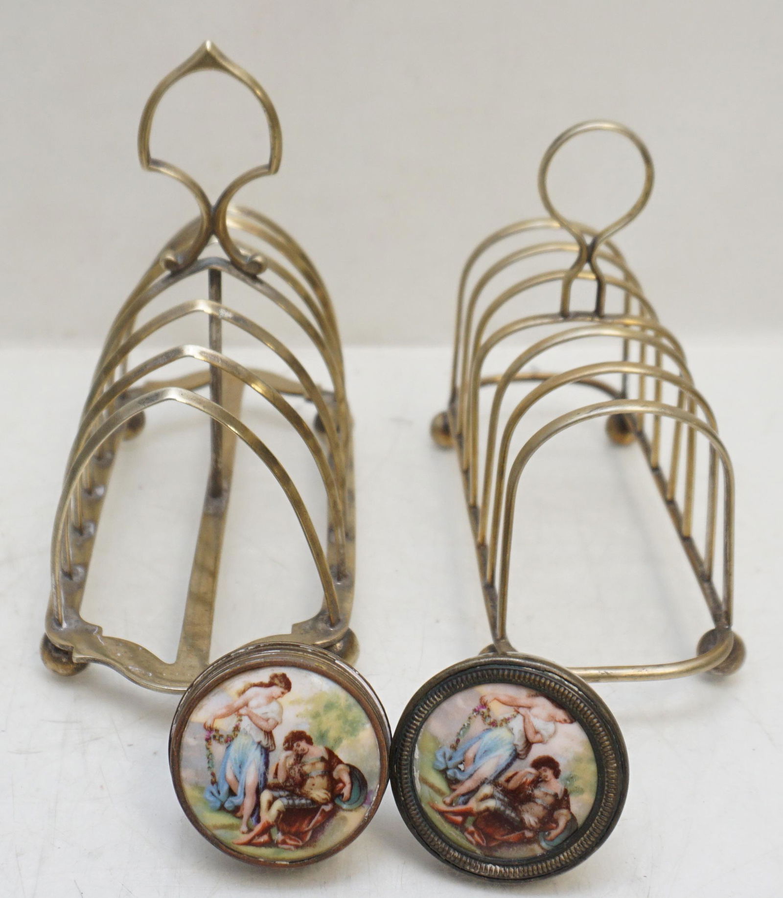 4 pc ANTIQUE ENGLISH BRASS TOAST RACKS + PULLS (1 of 6)