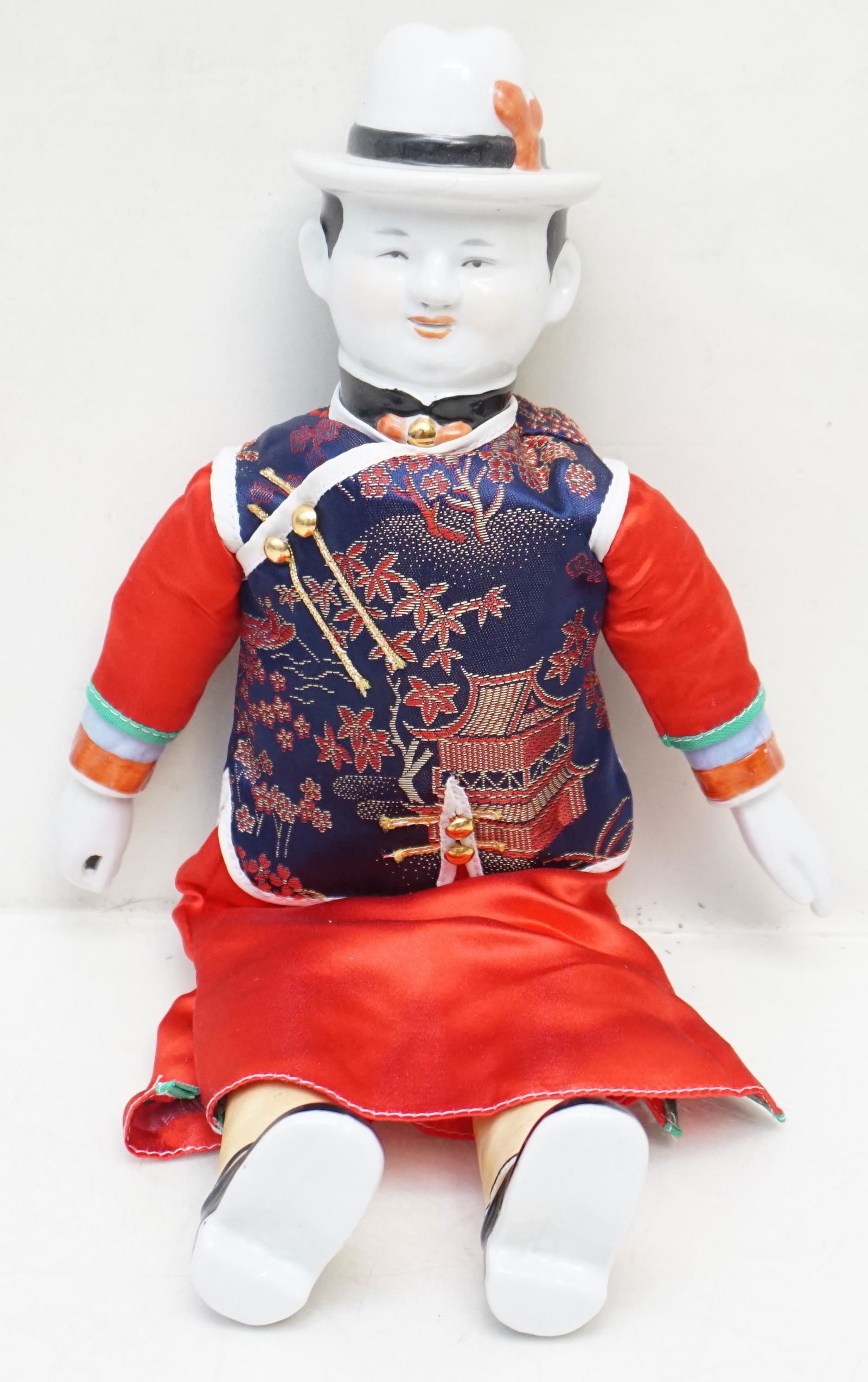 antique toys and dolls