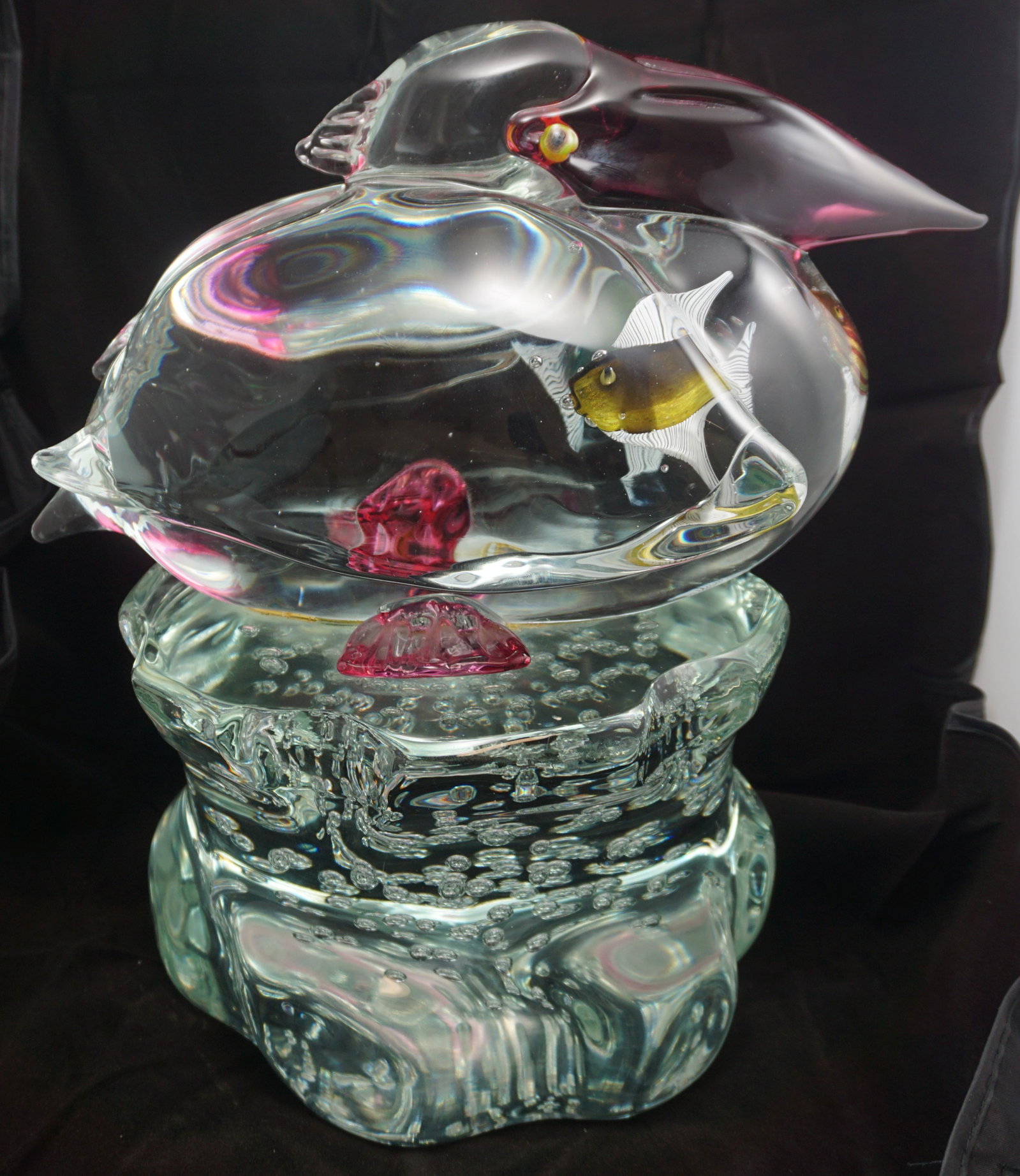 MONUMENTAL PINO SIGNORETTO PELICAN: A substantial Murano art glass pelican sculpture by acclaimed Italian artist Pino Signoretto (1944-2017). Signoretto trained with Murano master Alfredo Barbini, and himself became a master glass blowe
