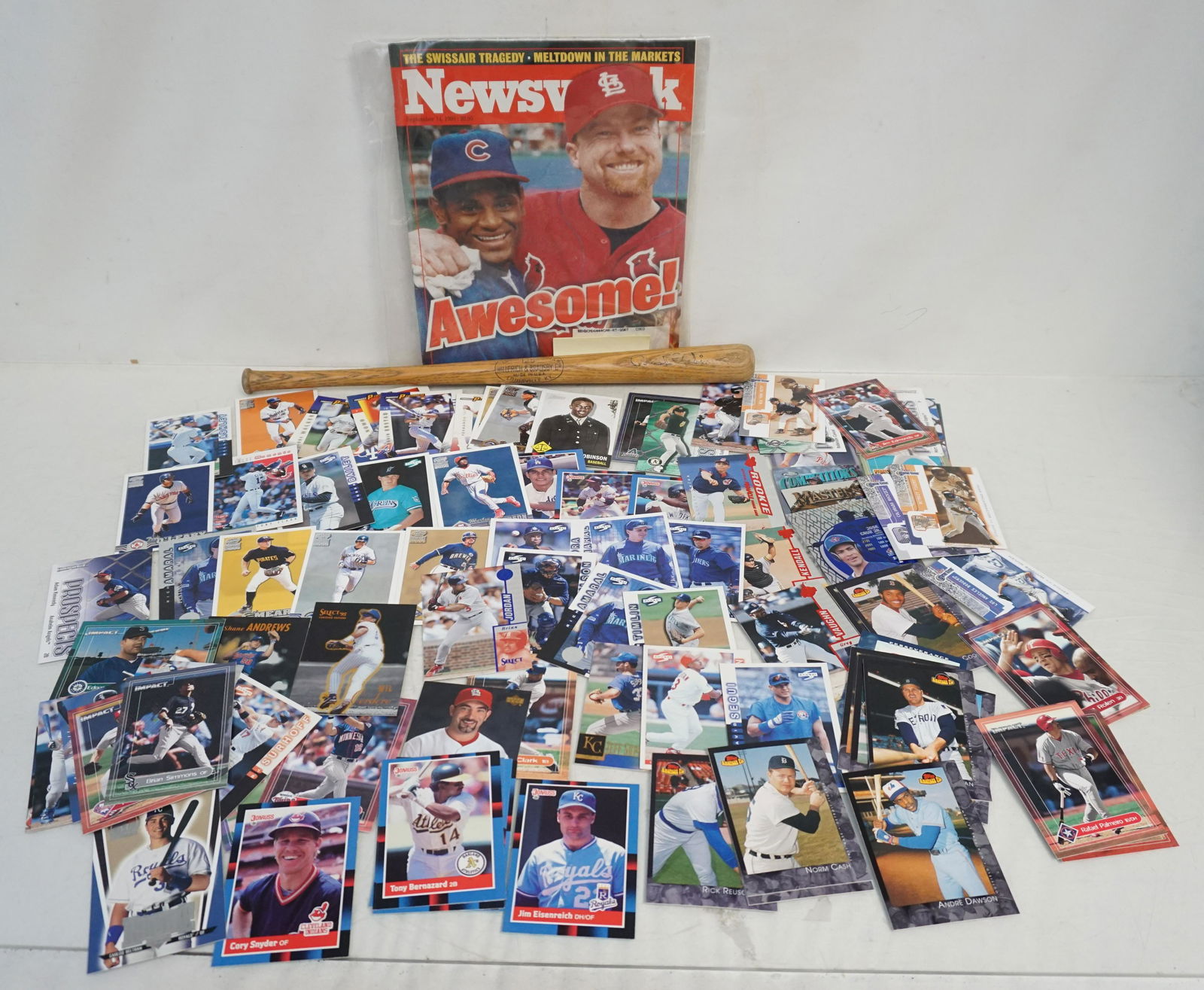 100 BASEBALL CARDS + BAT + NEWSWEEK: 100 Baseball Cards. A miniature Louisville Slugger Brooks Robinson 16". Newsweek Magazine 1998 with Sammy Sosa and Mark McGwire on cover. Cards include Fleer, Topps, Donruss others. Various Players an