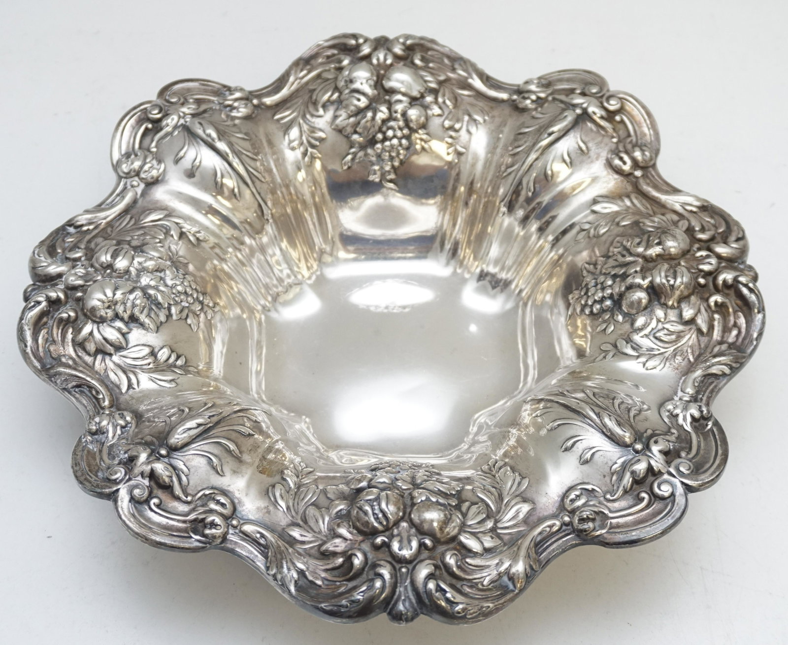 FRANCIS I STERLING SILVER BOWL: Reed & Barton Sterling Silver Francis I Medium Sterling Round Vegetable Bowl. 11 1/2". Weight approximately 660 grams. PROVENANCE: Edwin Moore Brogdon, PhD, collection. Dr. Brogdon was the owner of Br