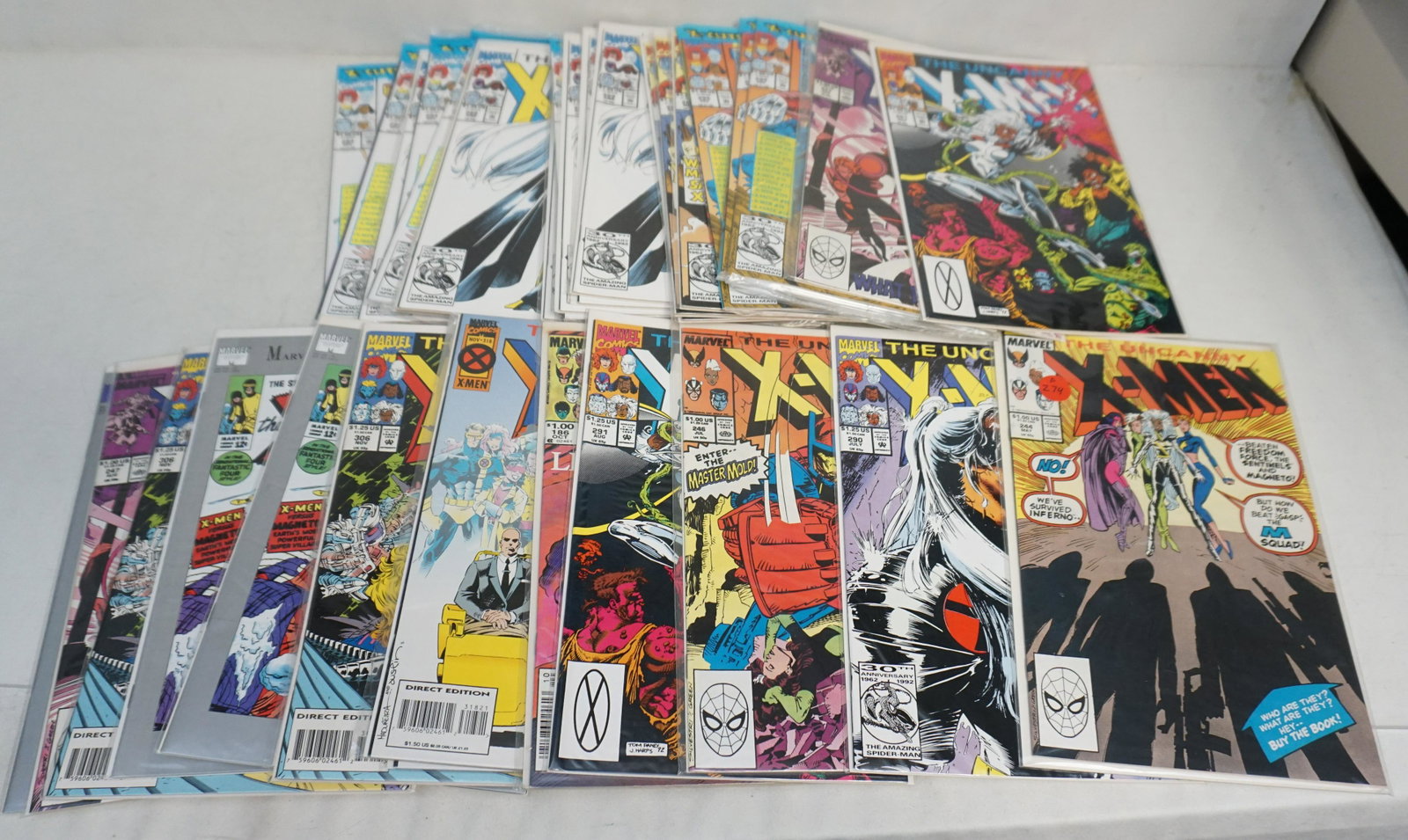 LOT OF 40 VINTAGE X-MEN COMICS: Lot of 40 Classic Comic Books "X-Men" all are from Marvel Comics. Part of a large inventory we will be selling for the estate of a Comic Book and Trading Cards Shop. All are wrapped. Perfect group for