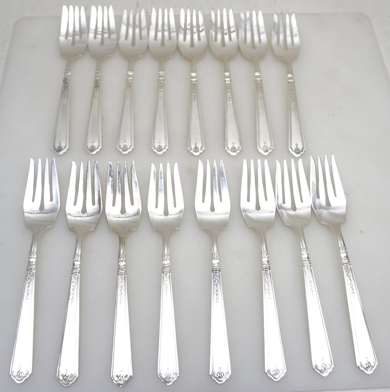 16 GORHAM STERLING PRINCESS PATRICIA SALAD FORKS: 16 Gorham Sterling Silver Salad Forks in the 1926 Princess Patricia pattern. No monograms. Each 6 1/2". Weight on all approximately 545 grams. PROVENANCE: Edwin Moore Brogdon, PhD, collection. Dr. Bro