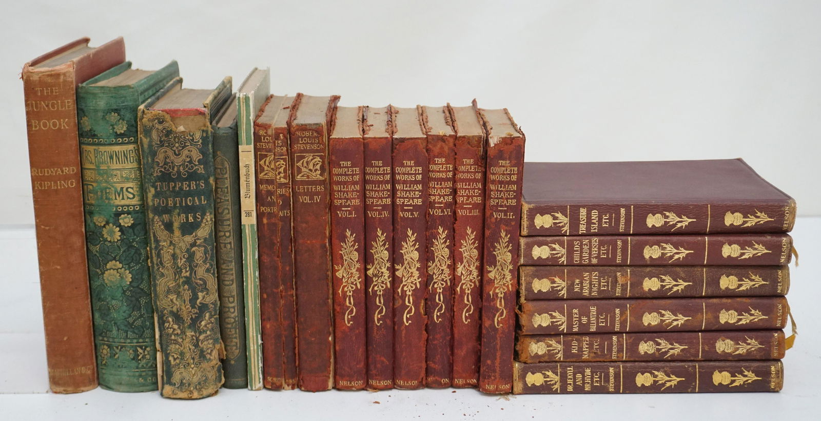19 ANTIQUE & VINTAGE BOOKS: 1- Set of 6 The Complete Works of William Shakespere published by Thomas Nelson & Sons, London.1896. 2- Set of 6 Stevenson Books published by Thomas Nelson & Sons, New York. 3-2 Stevenson Books Charle
