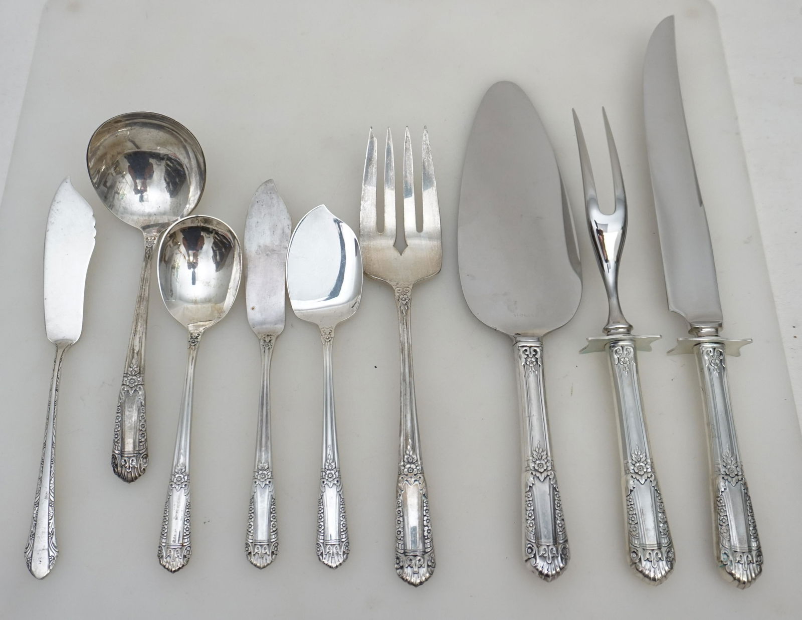 9 STERLING INAUGURAL SERVING PIECES (1 of 4)