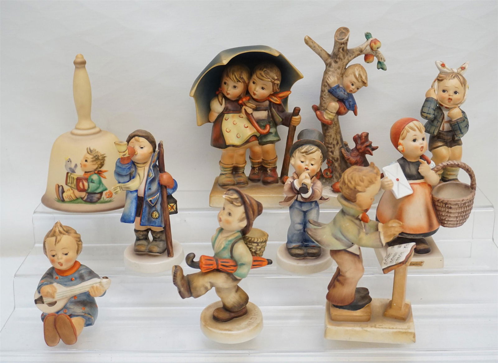 10 OLDER PORCELAIN HUMMELS (1 of 9)