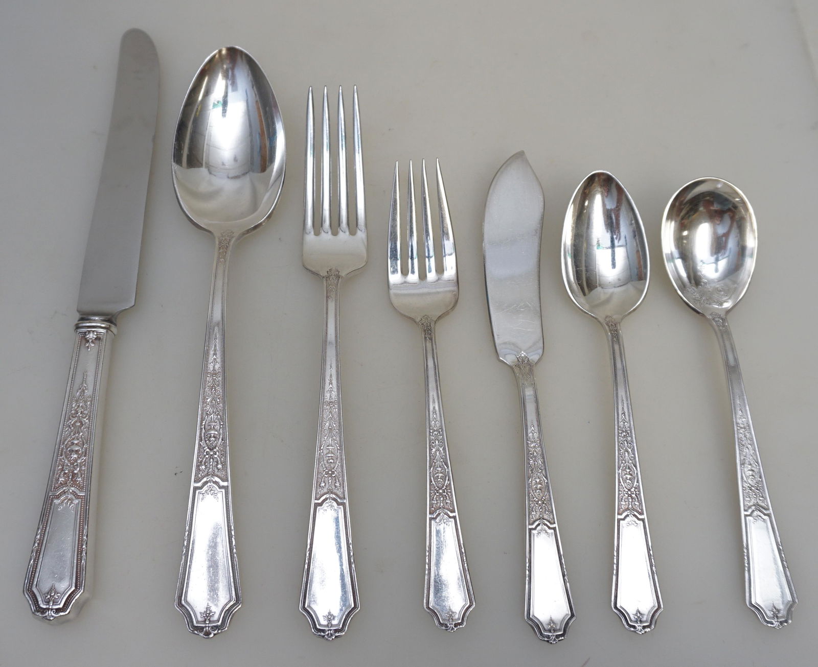 33 pc EDWARDIAN SILVER PLATED FLATWARE (1 of 6)