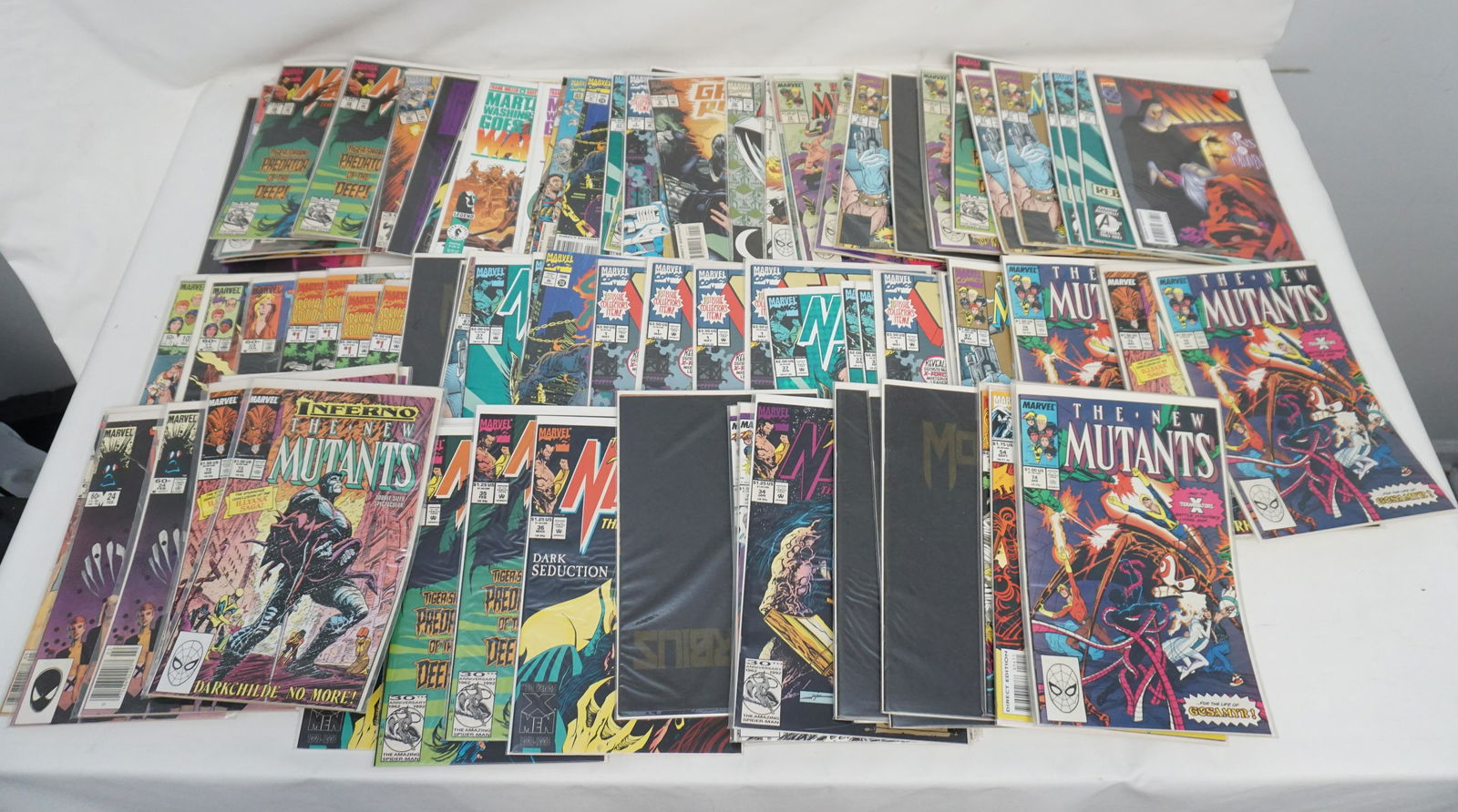 LARGE LOT MARVEL COMICS (1 of 6)