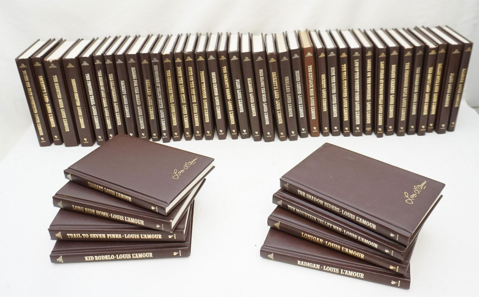 44 LOUIS LAMOUR HARD BACK BOOKS (1 of 7)