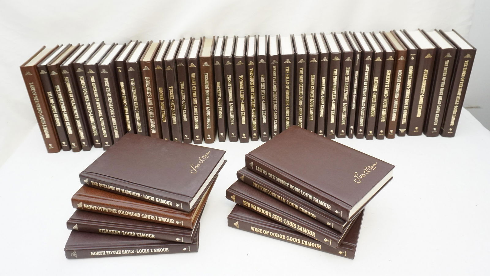 44 LOUIS LAMOUR HARD BACK BOOKS (1 of 7)