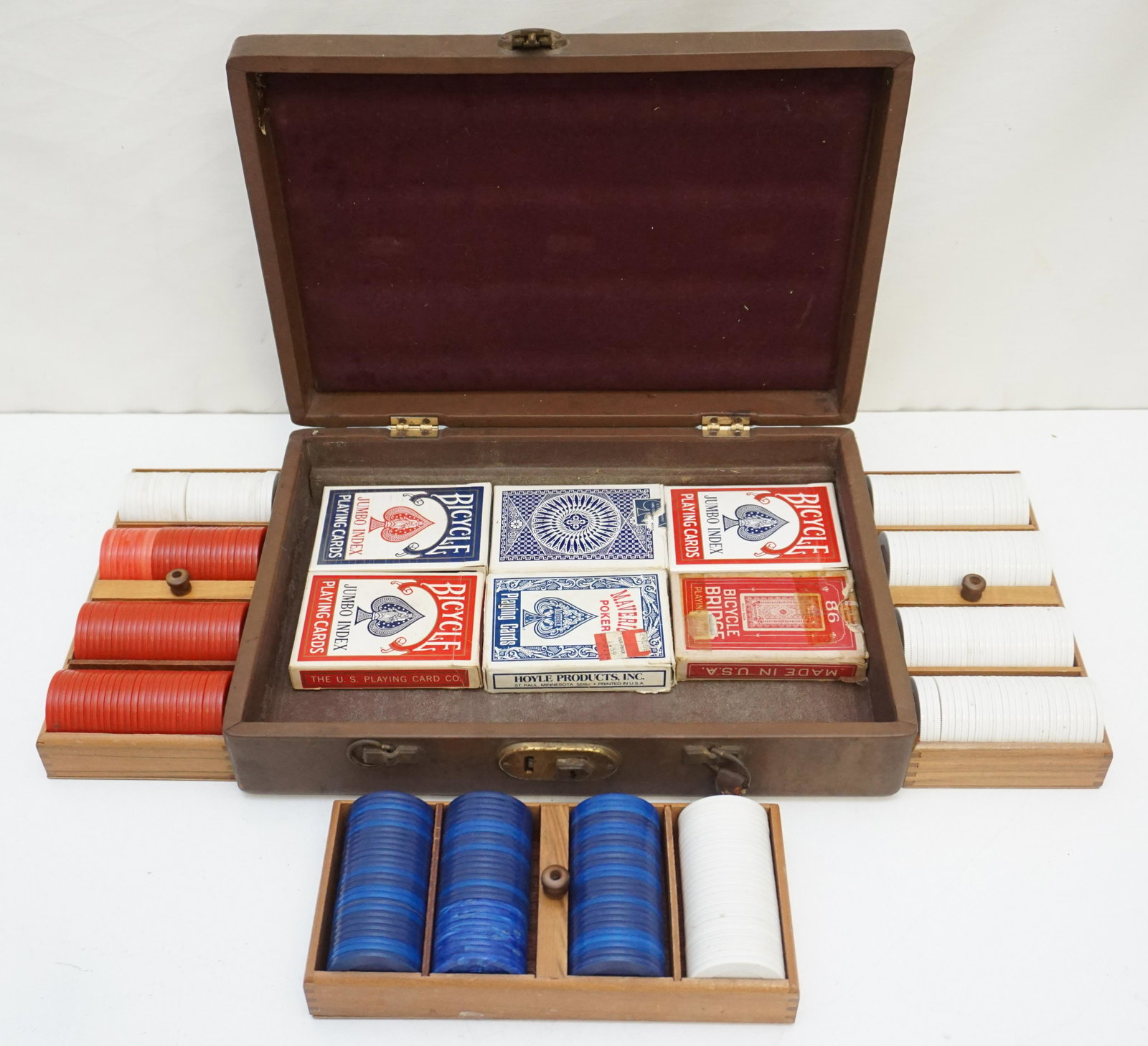 VINTAGE POKER SET - CASED: Vintage Cased Poker Set with 3 Lift out trays of Chips and 6 Packs of Bicycle Playing Cards. All in Case. Case measures 12"x8 1/43". Weight 6 pds 6 oz.