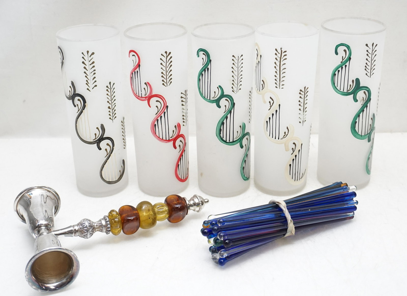 LOT VINTAGE COCKTAIL SWANKY SWIGS - STIRRERS: 5 Frosted Swanky Swigs 6 3/4". 31 Glass Cocktail Stirrers. Shot measure 2 sided. Weight on all 2 pds 12 oz.
