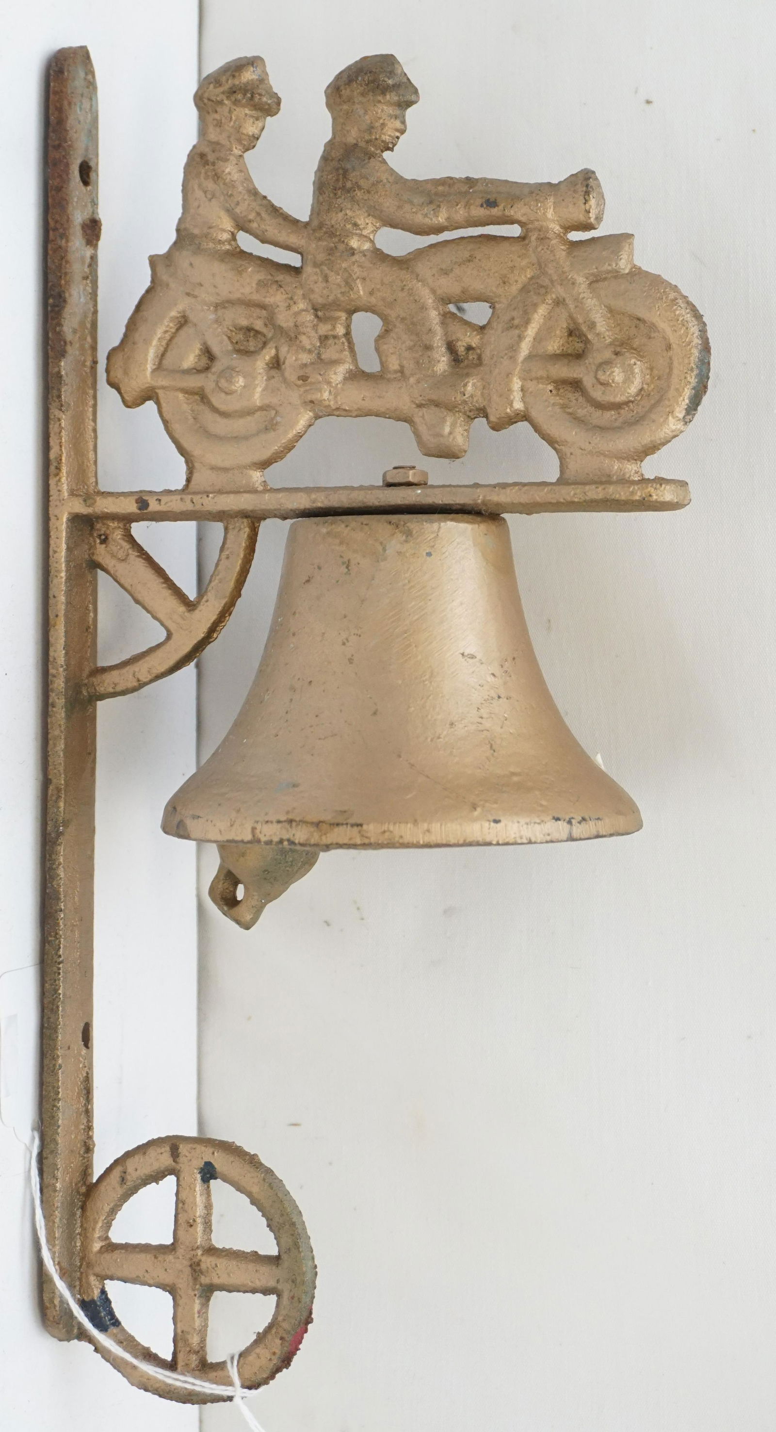 VINTAGE CAST IRON POLICE MOTORCYCLE BELL: Vintage Cast Iron Motorcycle Police Dinner / Gate Bell. Measures 6 1/4"x4 1/2" x12 1/2". Weight4 pds 6 oz. PROVENANCE: A Private Charleston SC Estate.