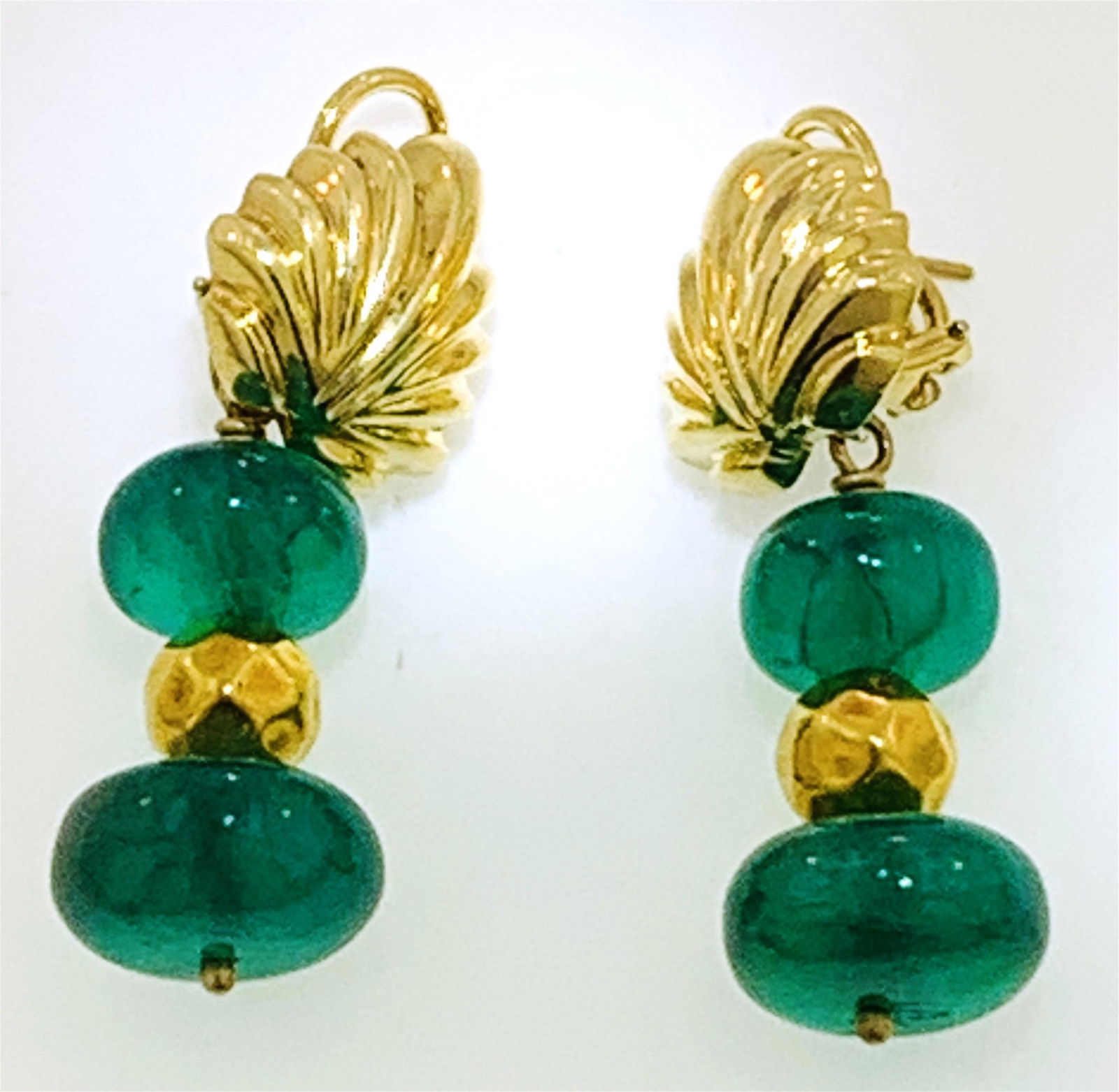 GORGEOUS EMERALD & 18KT GOLD DANGLE EARRINGS (1 of 7)