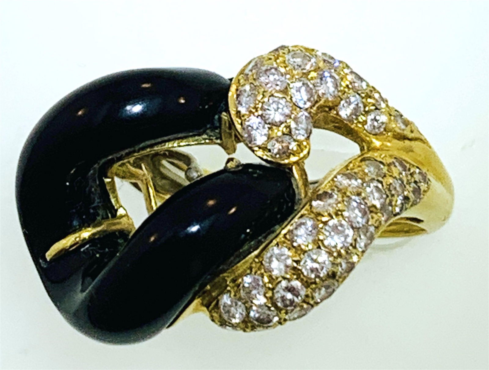18KT GOLD DIAMOND & ONYX RING (SIZE 8 ) (1 of 9)